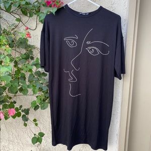 BOOHOO t shirt dress with face drawing